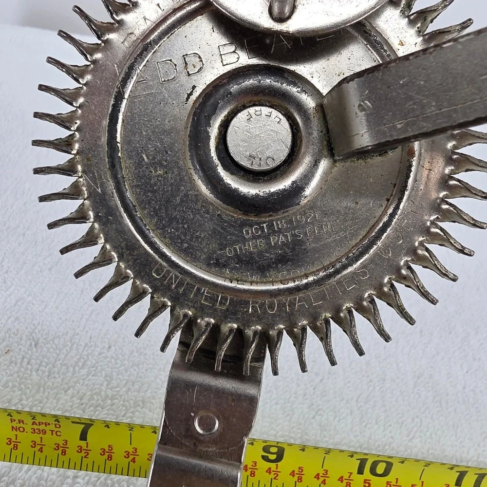 Vintage 1921 Ladd Beater Hand Crank Egg Beater United Royalties Corp Wood Handle
